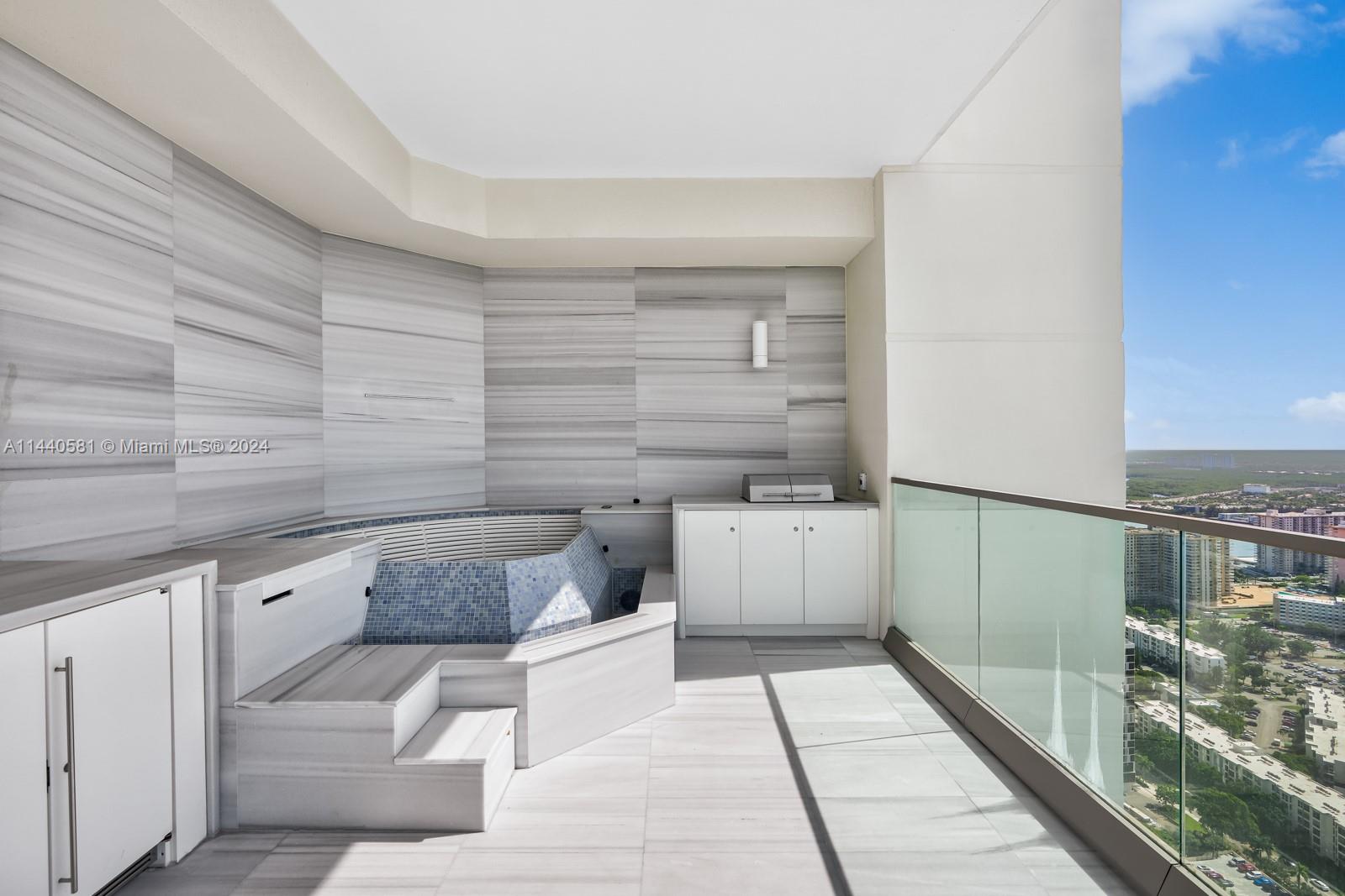 Private Spa, Summer Kitchen