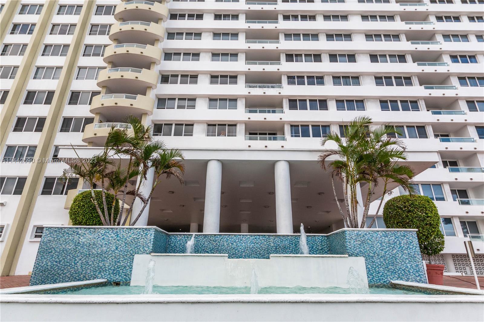 The Entrance of Carriage Club North