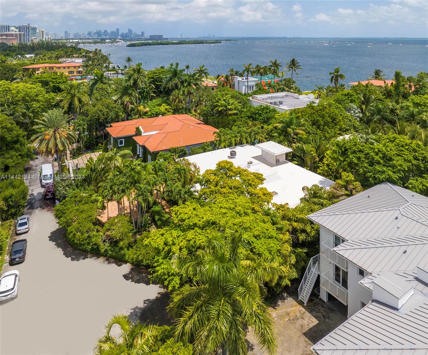 3821 Carole Ct, Miami, FL, 33133 United States, 4 Bedrooms Bedrooms, ,4 BathroomsBathrooms,Residential,For Sale,Carole Ct,A11442134