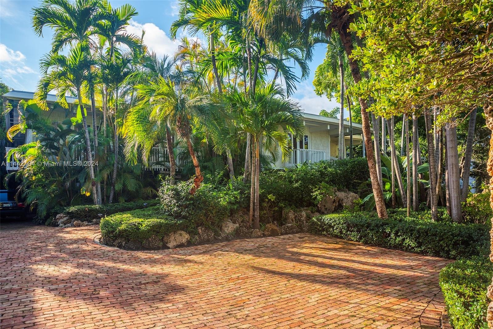 3821 Carole Ct, Miami, FL, 33133 United States, 4 Bedrooms Bedrooms, ,4 BathroomsBathrooms,Residential,For Sale,Carole Ct,A11442134