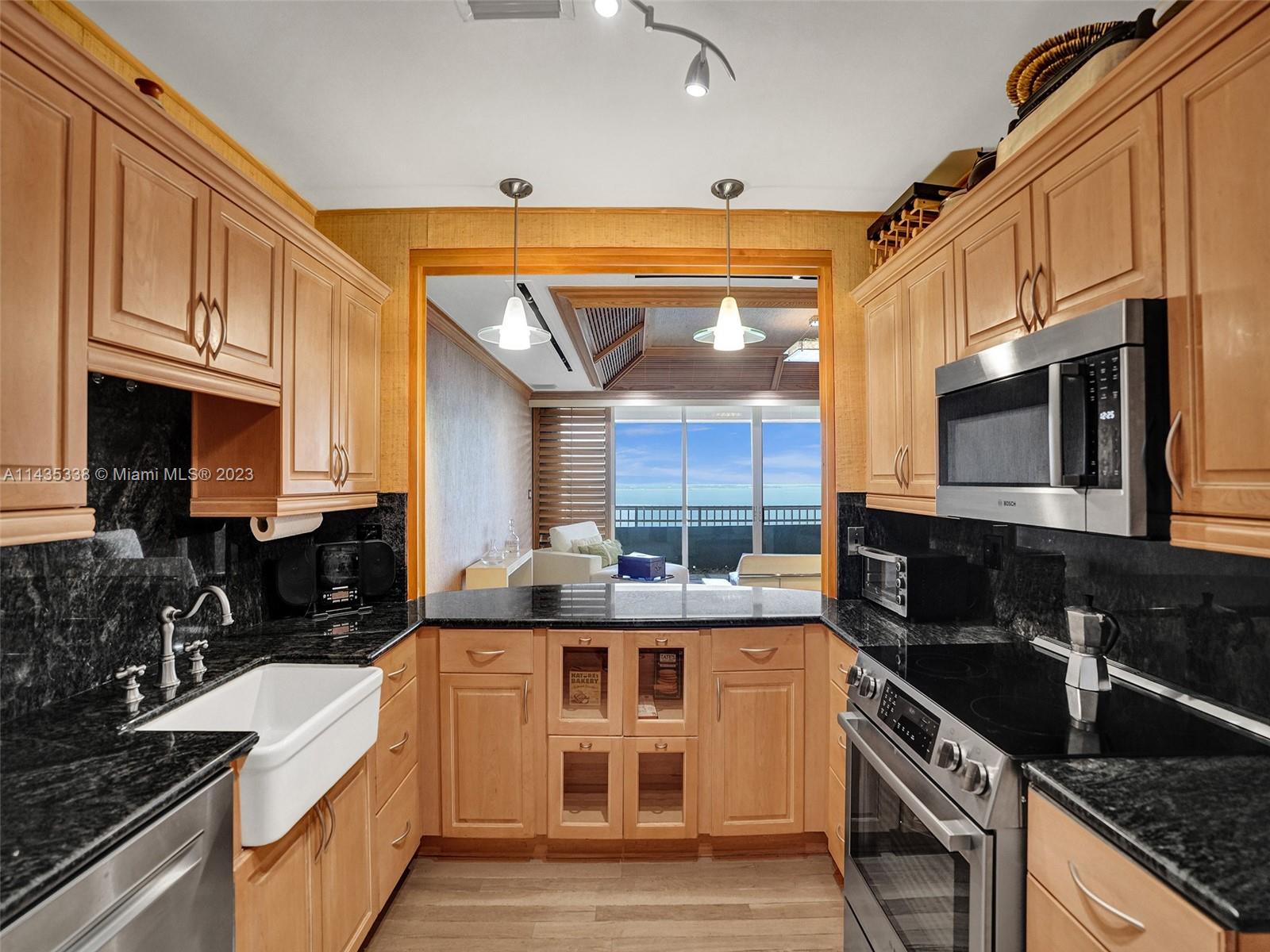 Kitchen
Open Kitchen,