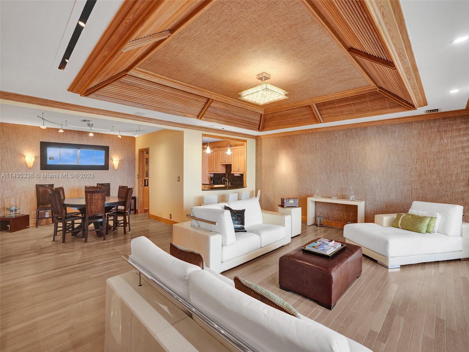 Living Room,
9.5 foot ceilings