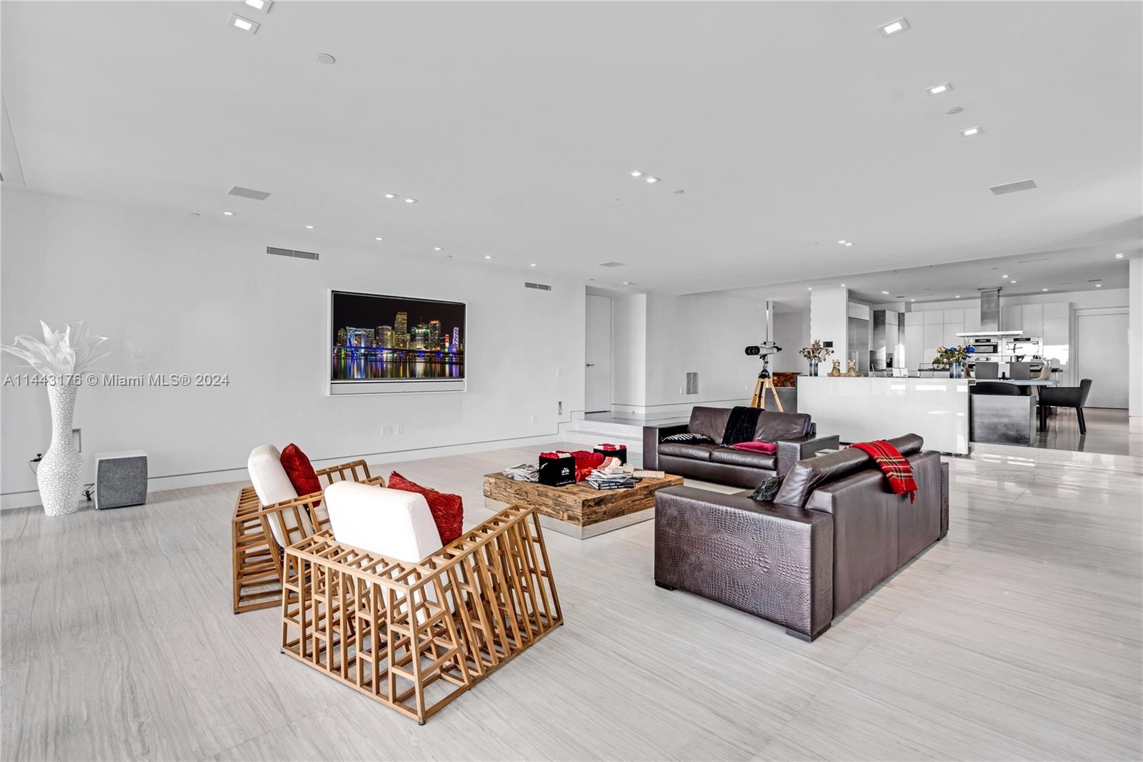 3535 Hiawatha Ave, Miami, FL, 33133 United States, 4 Bedrooms Bedrooms, ,5 BathroomsBathrooms,Residential,For Sale,Hiawatha Ave,A11443176