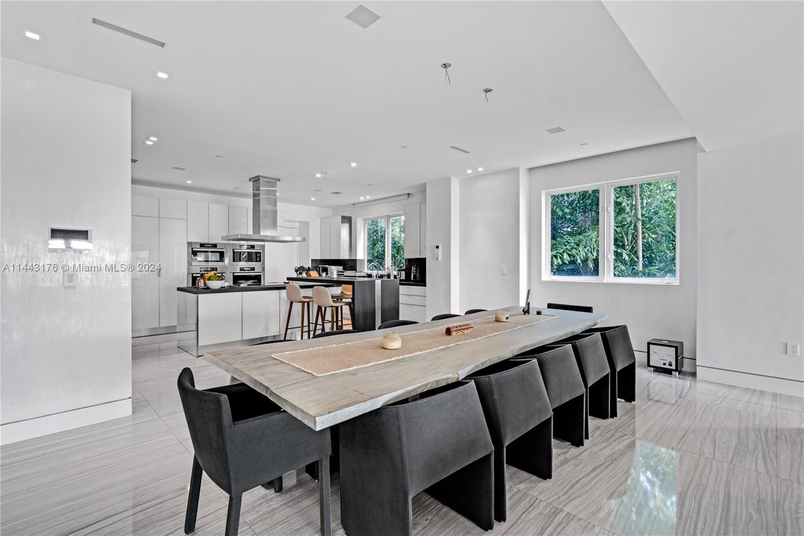 3535 Hiawatha Ave, Miami, FL, 33133 United States, 4 Bedrooms Bedrooms, ,5 BathroomsBathrooms,Residential,For Sale,Hiawatha Ave,A11443176