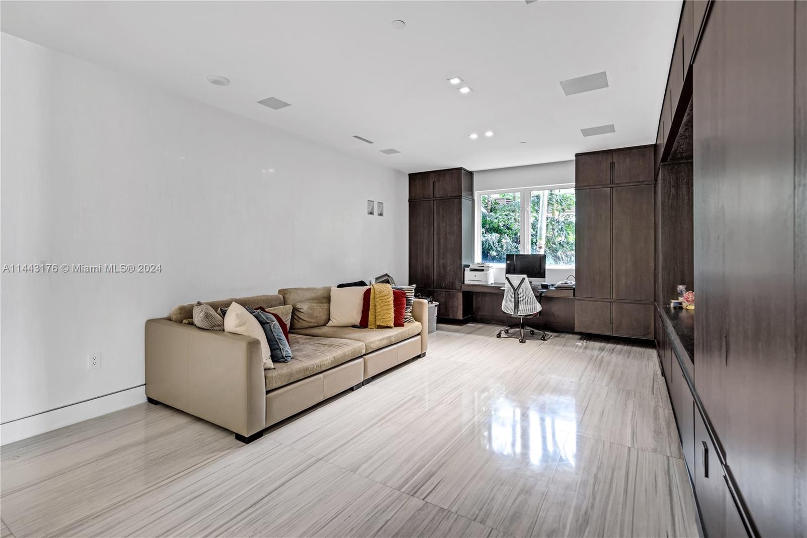 3535 Hiawatha Ave, Miami, FL, 33133 United States, 4 Bedrooms Bedrooms, ,5 BathroomsBathrooms,Residential,For Sale,Hiawatha Ave,A11443176