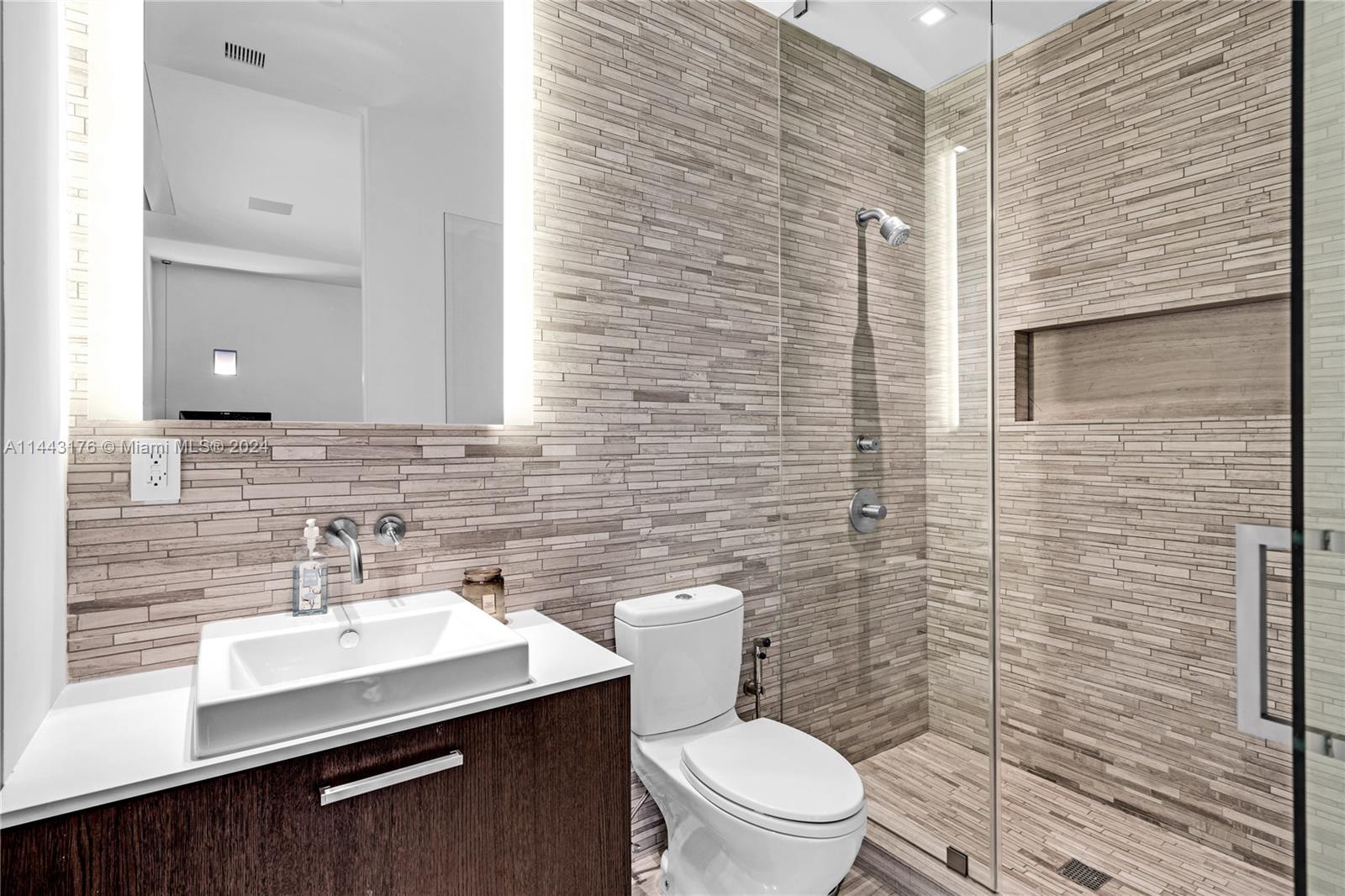 3535 Hiawatha Ave, Miami, FL, 33133 United States, 4 Bedrooms Bedrooms, ,5 BathroomsBathrooms,Residential,For Sale,Hiawatha Ave,A11443176