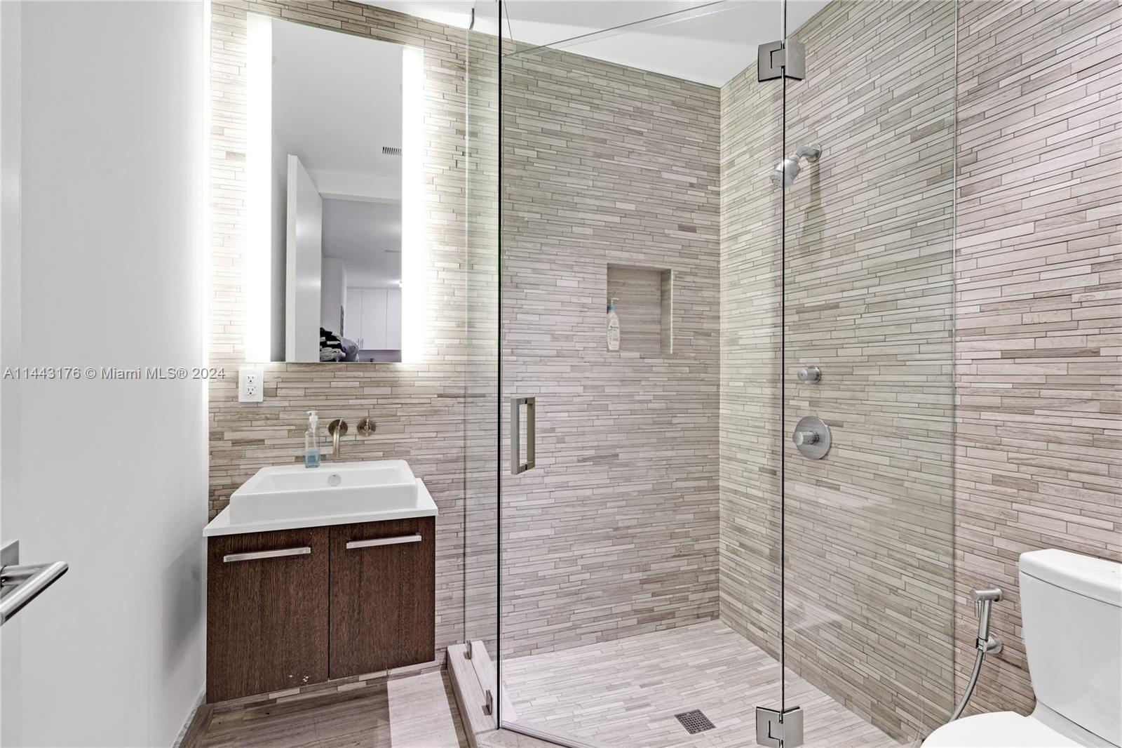 3535 Hiawatha Ave, Miami, FL, 33133 United States, 4 Bedrooms Bedrooms, ,5 BathroomsBathrooms,Residential,For Sale,Hiawatha Ave,A11443176