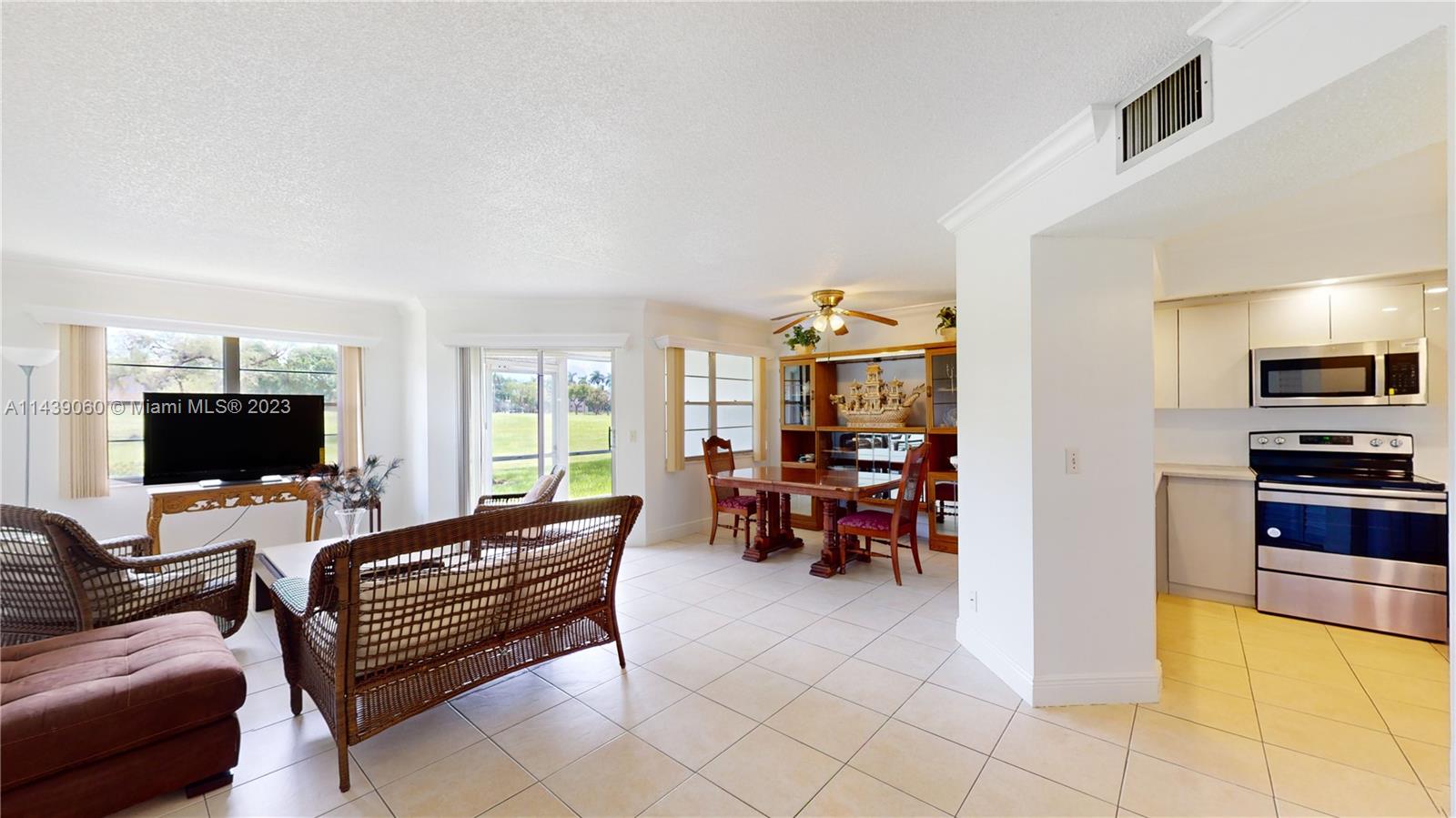 701 SW 128 th AVE #F104 For Sale A11439060, FL