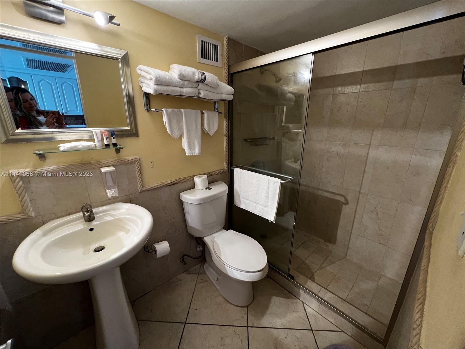 19201 Collins Ave 1105, Sunny Isles Beach, FL 33160, ,1 BathroomBathrooms,Residential,For Sale,Collins Ave,A11441068