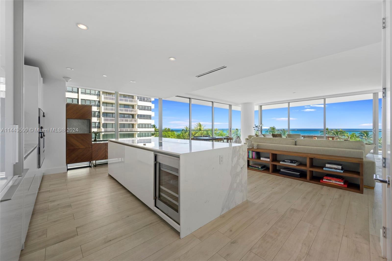 10203N Collins Ave 401, Bal Harbour, Florida 33154, 2 Bedrooms Bedrooms, ,2 BathroomsBathrooms,Residentiallease,For Rent,10203N Collins Ave 401,A11443509