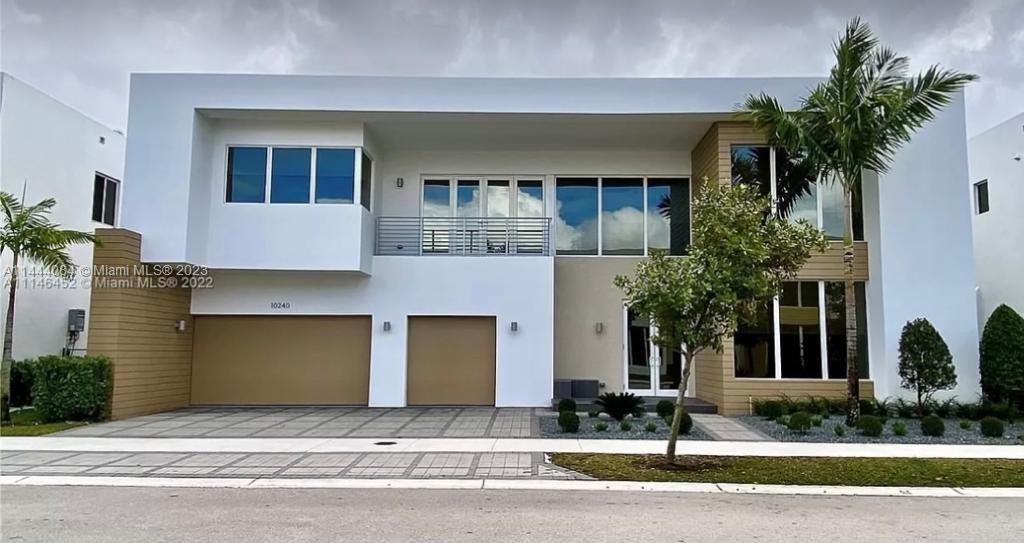 10240 74th Ter, Doral, FL, 33178 United States, 5 Bedrooms Bedrooms, ,5 BathroomsBathrooms,Residential,For Sale,74th Ter,A11444084