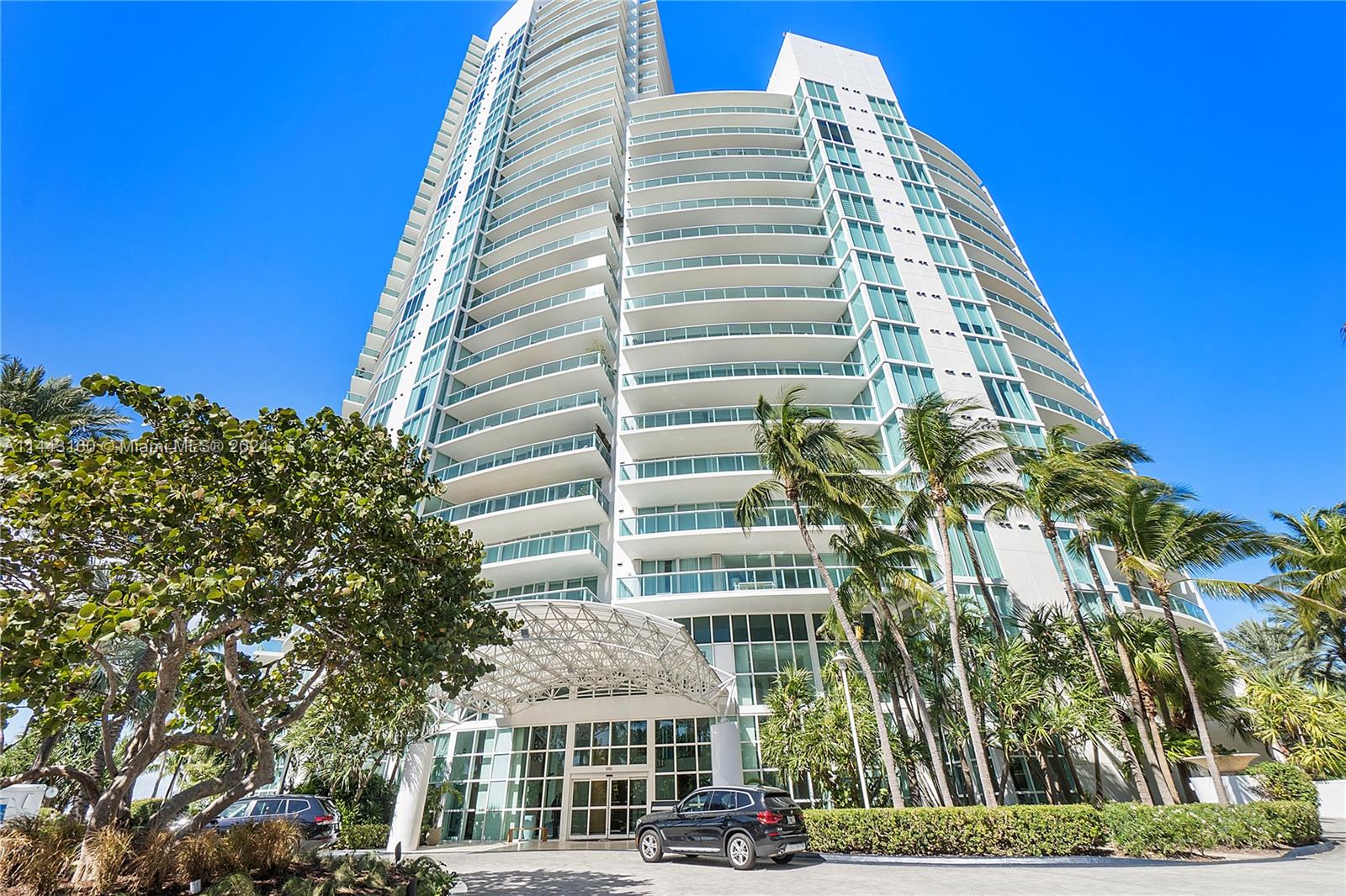 1000 Pointe Dr, Miami Beach, FL, 33139 United States, 3 Bedrooms Bedrooms, ,4 BathroomsBathrooms,Residential,For Sale,Pointe Dr,A11443160