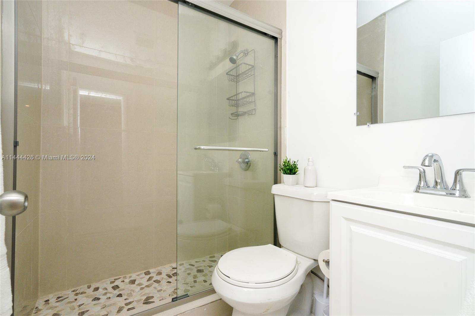 6401 NW 1st Pl, Miami, Florida 33150, 6 Bedrooms Bedrooms, ,3 BathroomsBathrooms,Residentiallease,For Rent,6401 NW 1st Pl,A11444426