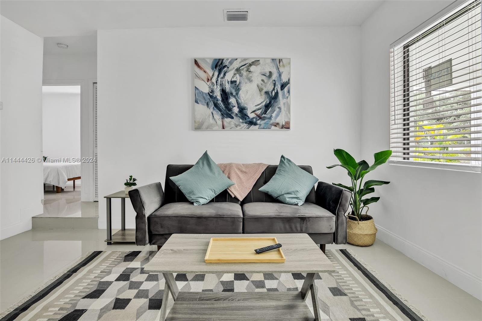 6401 NW 1st Pl, Miami, Florida 33150, 6 Bedrooms Bedrooms, ,3 BathroomsBathrooms,Residentiallease,For Rent,6401 NW 1st Pl,A11444426