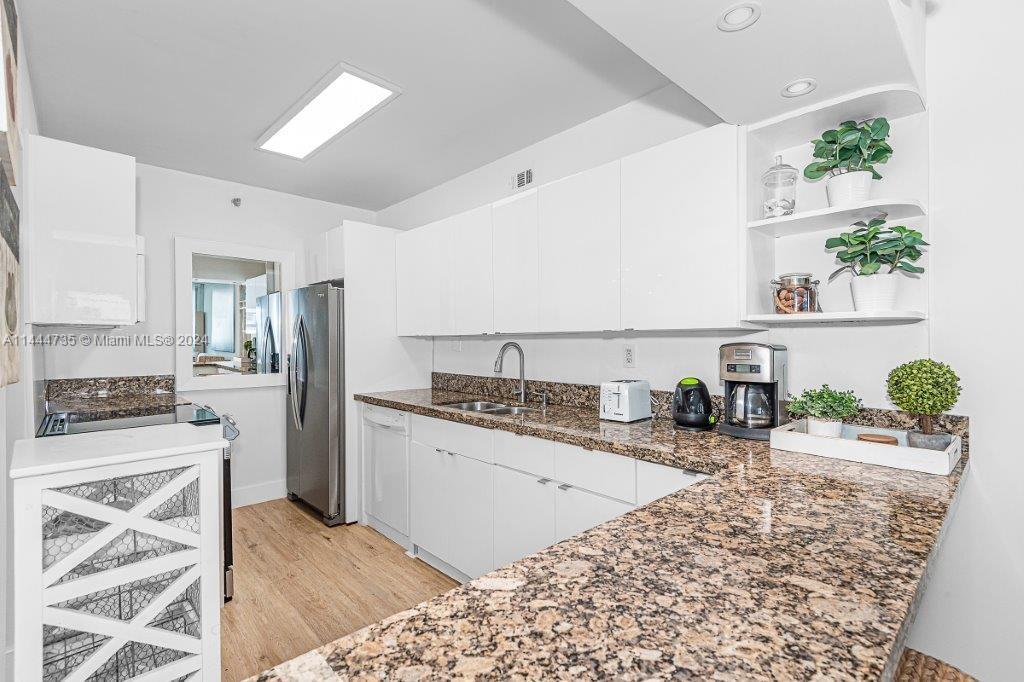 100 Lincoln Rd 410, Miami Beach, Florida 33139, 1 Bedroom Bedrooms, ,1 BathroomBathrooms,Residential,For Sale,100 Lincoln Rd 410,A11444735