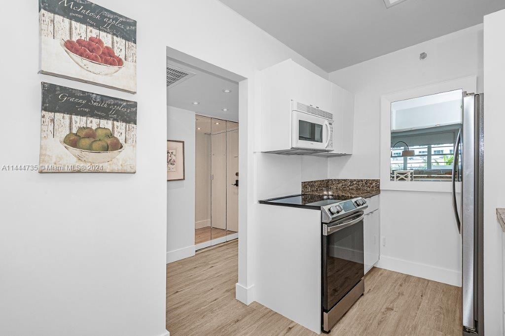 100 Lincoln Rd 410, Miami Beach, Florida 33139, 1 Bedroom Bedrooms, ,1 BathroomBathrooms,Residential,For Sale,100 Lincoln Rd 410,A11444735
