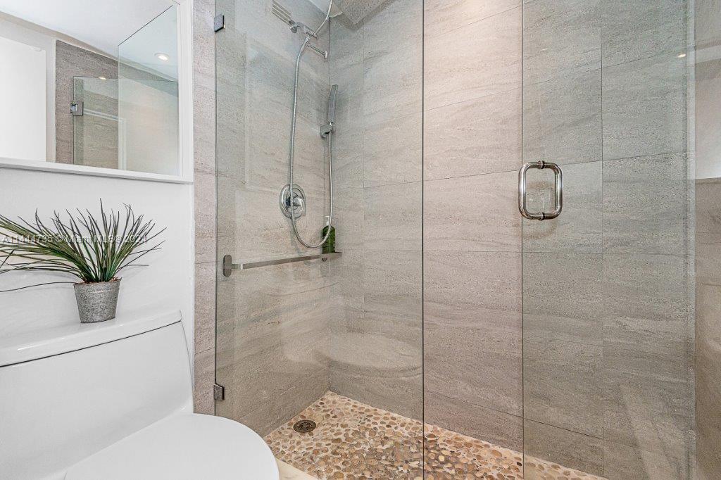 100 Lincoln Rd 410, Miami Beach, Florida 33139, 1 Bedroom Bedrooms, ,1 BathroomBathrooms,Residential,For Sale,100 Lincoln Rd 410,A11444735