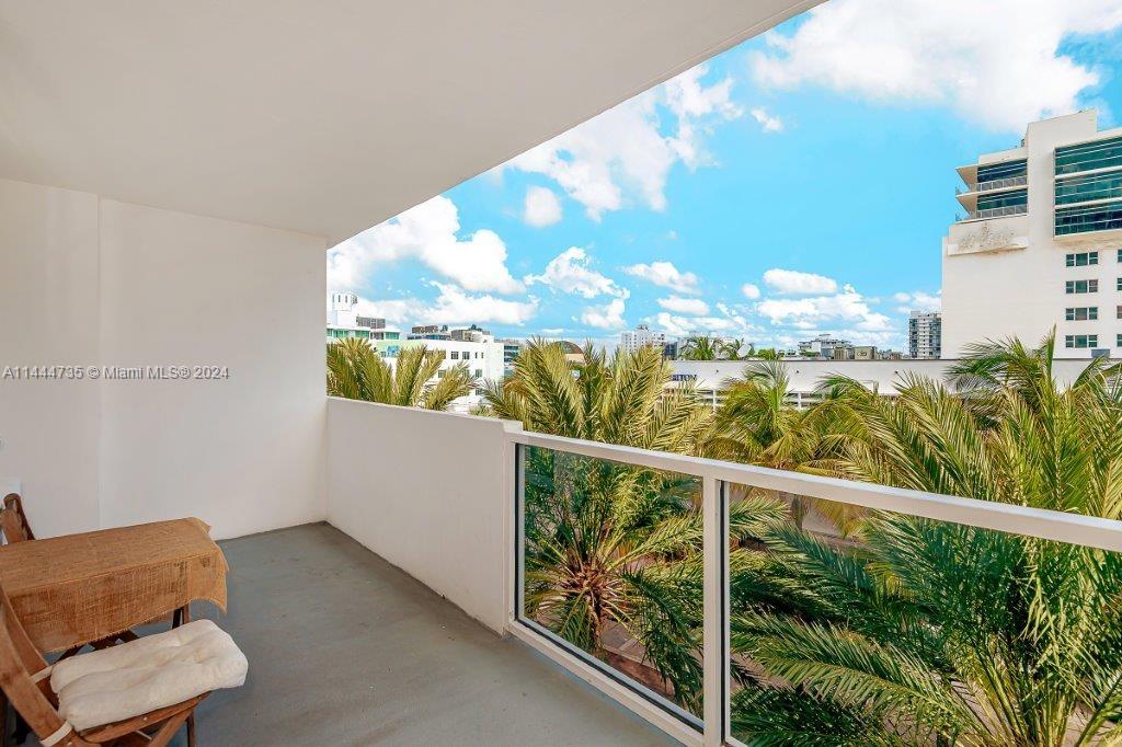 100 Lincoln Rd 410, Miami Beach, Florida 33139, 1 Bedroom Bedrooms, ,1 BathroomBathrooms,Residential,For Sale,100 Lincoln Rd 410,A11444735