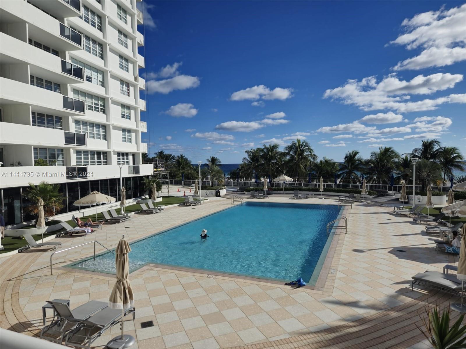 100 Lincoln Rd 410, Miami Beach, Florida 33139, 1 Bedroom Bedrooms, ,1 BathroomBathrooms,Residential,For Sale,100 Lincoln Rd 410,A11444735