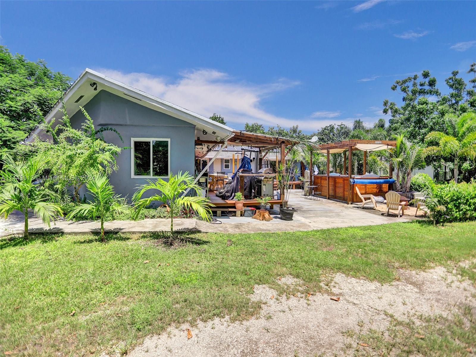 37225 SW 214th Ave, Homestead, Florida 33034, 3 Bedrooms Bedrooms, ,2 BathroomsBathrooms,Residentiallease,For Rent,37225 SW 214th Ave,A11443913