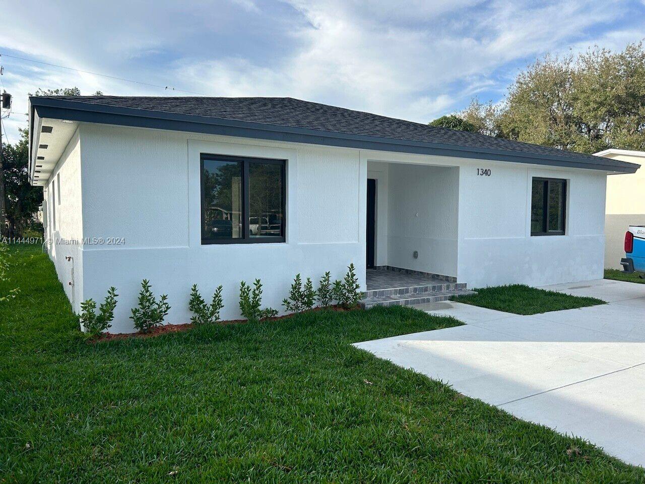 1340 NW 9th St, Homestead, FL 33030, 4 Bedrooms Bedrooms, ,2 BathroomsBathrooms,Residential,For Sale,9th St,A11444971