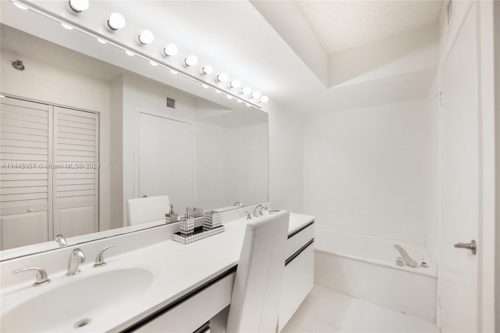 3400 192nd St, Aventura, FL, 33180 United States, 2 Bedrooms Bedrooms, ,2 BathroomsBathrooms,Residential,For Sale,192nd St,A11445357