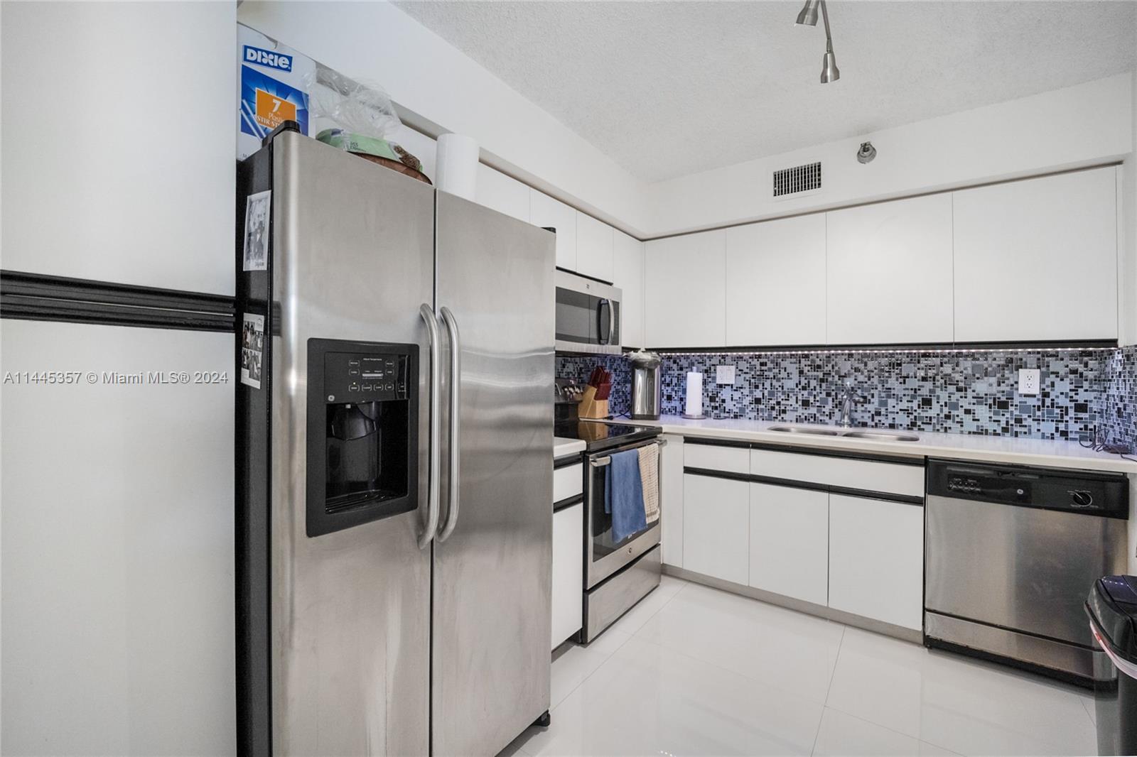 3400 192nd St, Aventura, FL, 33180 United States, 2 Bedrooms Bedrooms, ,2 BathroomsBathrooms,Residential,For Sale,192nd St,A11445357