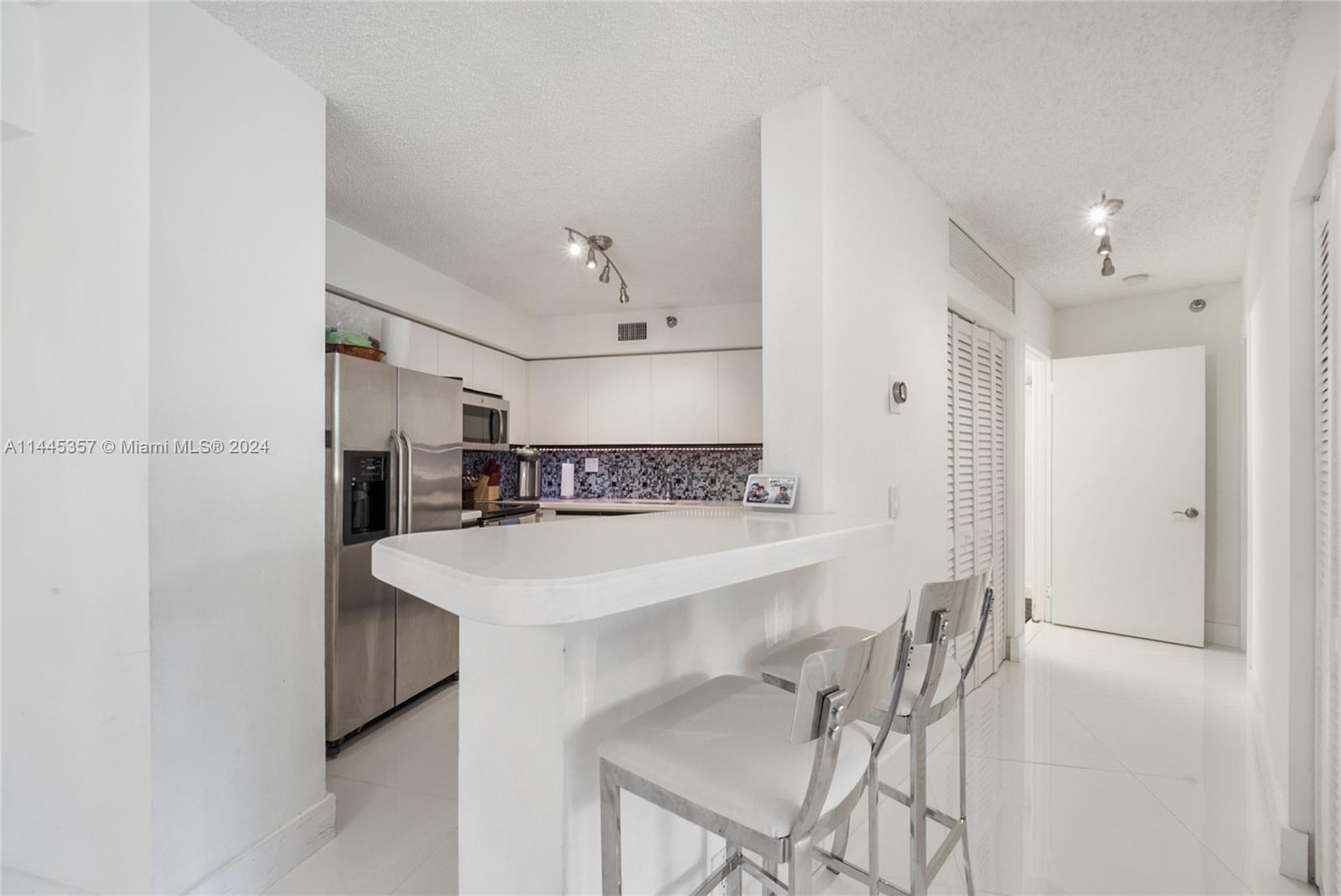 3400 192nd St, Aventura, FL, 33180 United States, 2 Bedrooms Bedrooms, ,2 BathroomsBathrooms,Residential,For Sale,192nd St,A11445357