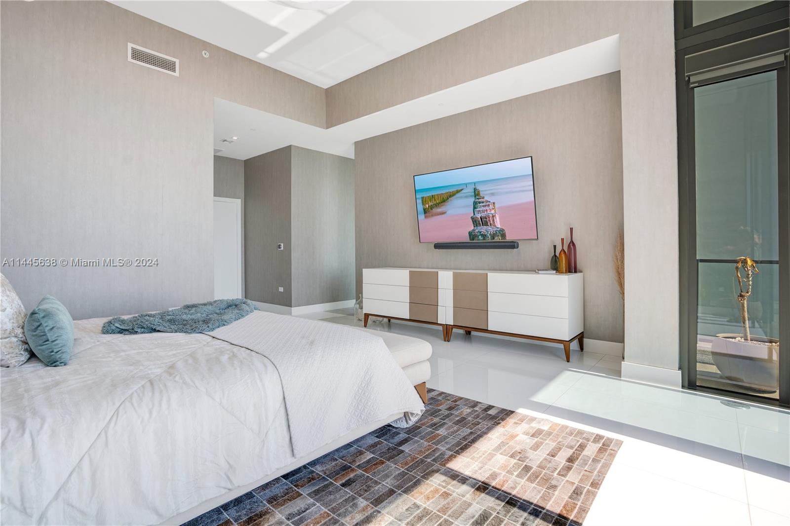 88 7th St, Miami, FL, 33130 United States, 4 Bedrooms Bedrooms, ,4 BathroomsBathrooms,Residential,For Sale,7th St,A11445638