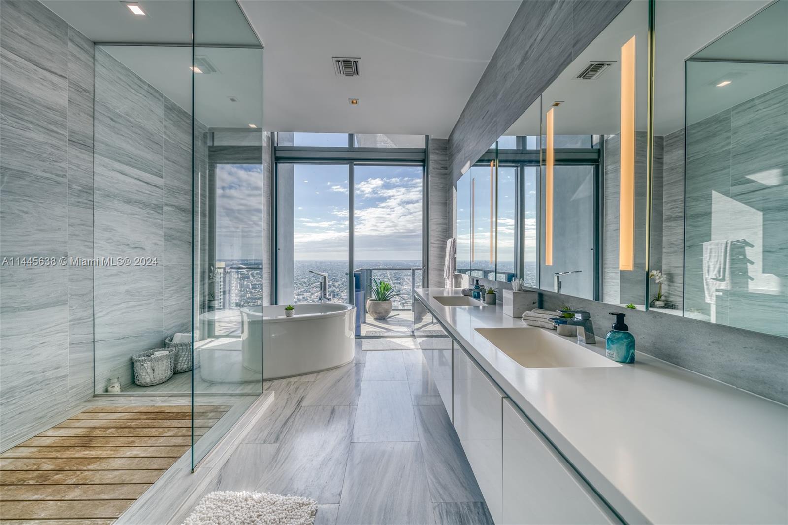 88 7th St, Miami, FL, 33130 United States, 4 Bedrooms Bedrooms, ,4 BathroomsBathrooms,Residential,For Sale,7th St,A11445638