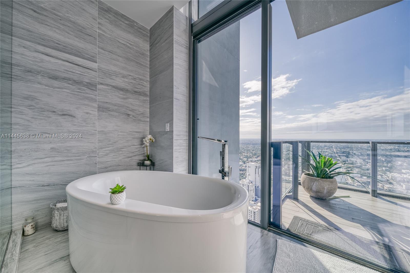 88 7th St, Miami, FL, 33130 United States, 4 Bedrooms Bedrooms, ,4 BathroomsBathrooms,Residential,For Sale,7th St,A11445638