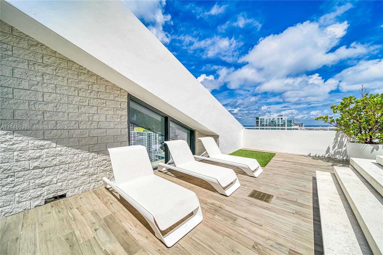 88 7th St, Miami, FL, 33130 United States, 4 Bedrooms Bedrooms, ,4 BathroomsBathrooms,Residential,For Sale,7th St,A11445638