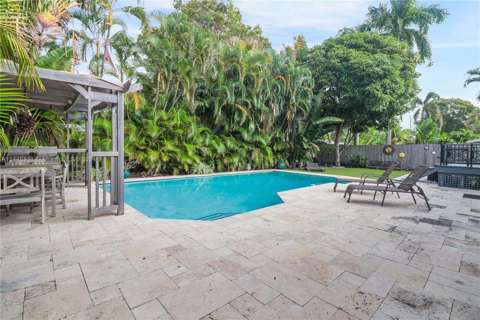 1417 NE 27th St, Wilton Manors, Florida image 49