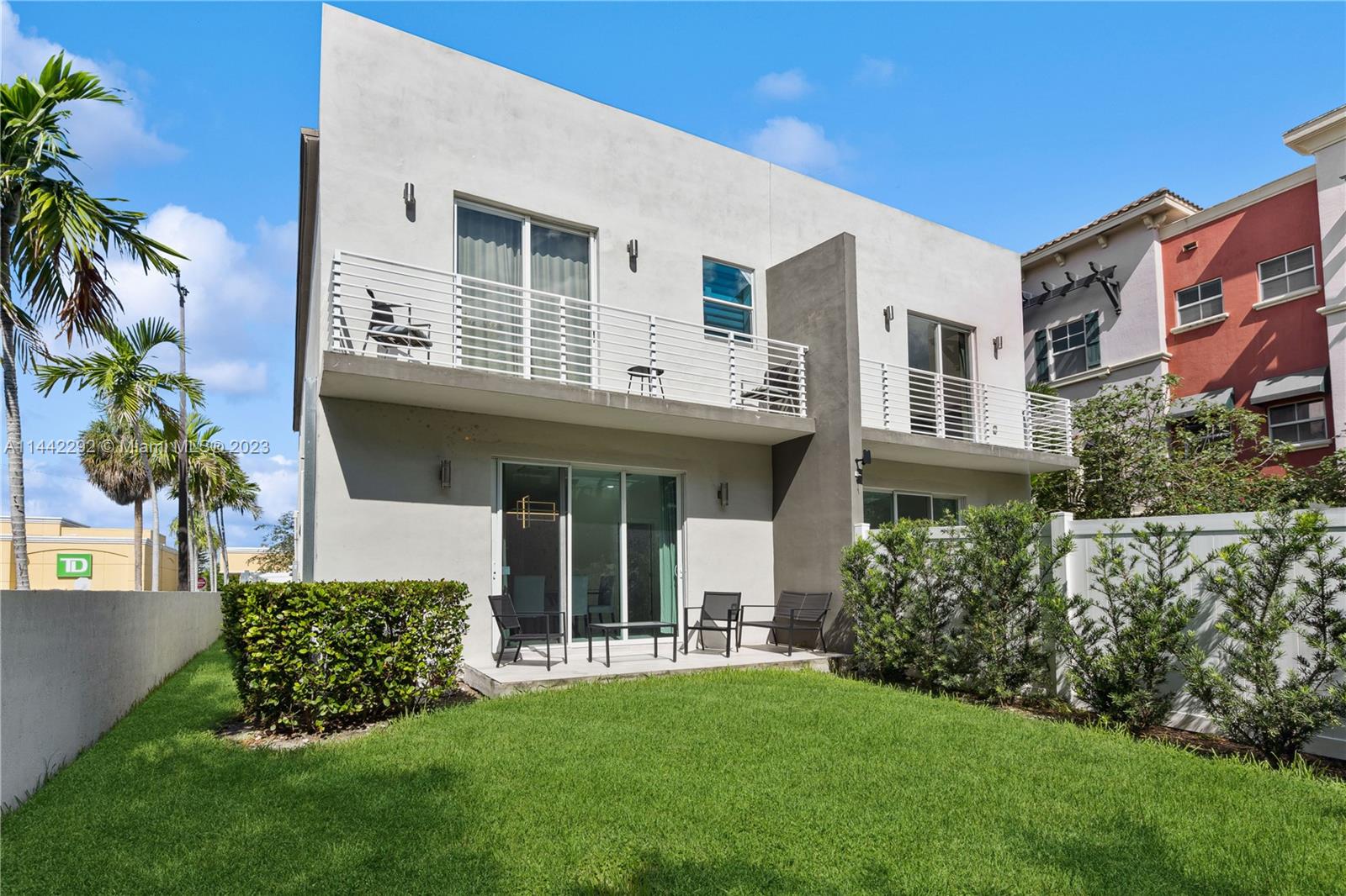 1018 17th Ter, Fort Lauderdale, FL, 33304 United States, 4 Bedrooms Bedrooms, ,3 BathroomsBathrooms,Residential,For Sale,17th Ter,A11442292