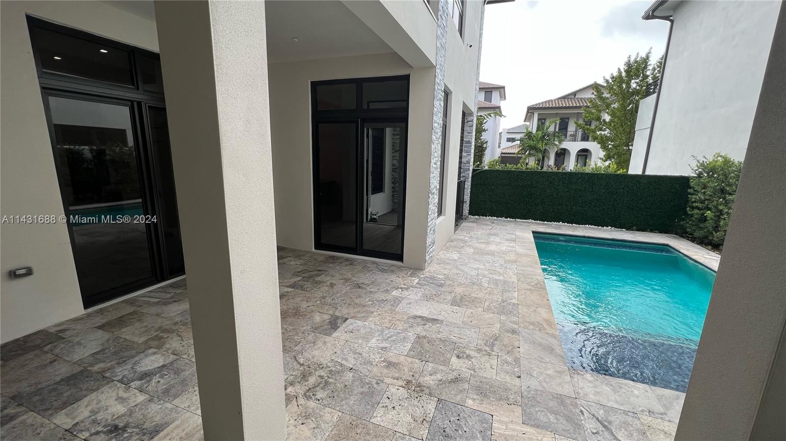 8127 48th Ter, Doral, FL, 33166 United States, 5 Bedrooms Bedrooms, ,4 BathroomsBathrooms,Residential,For Sale,48th Ter,A11431688