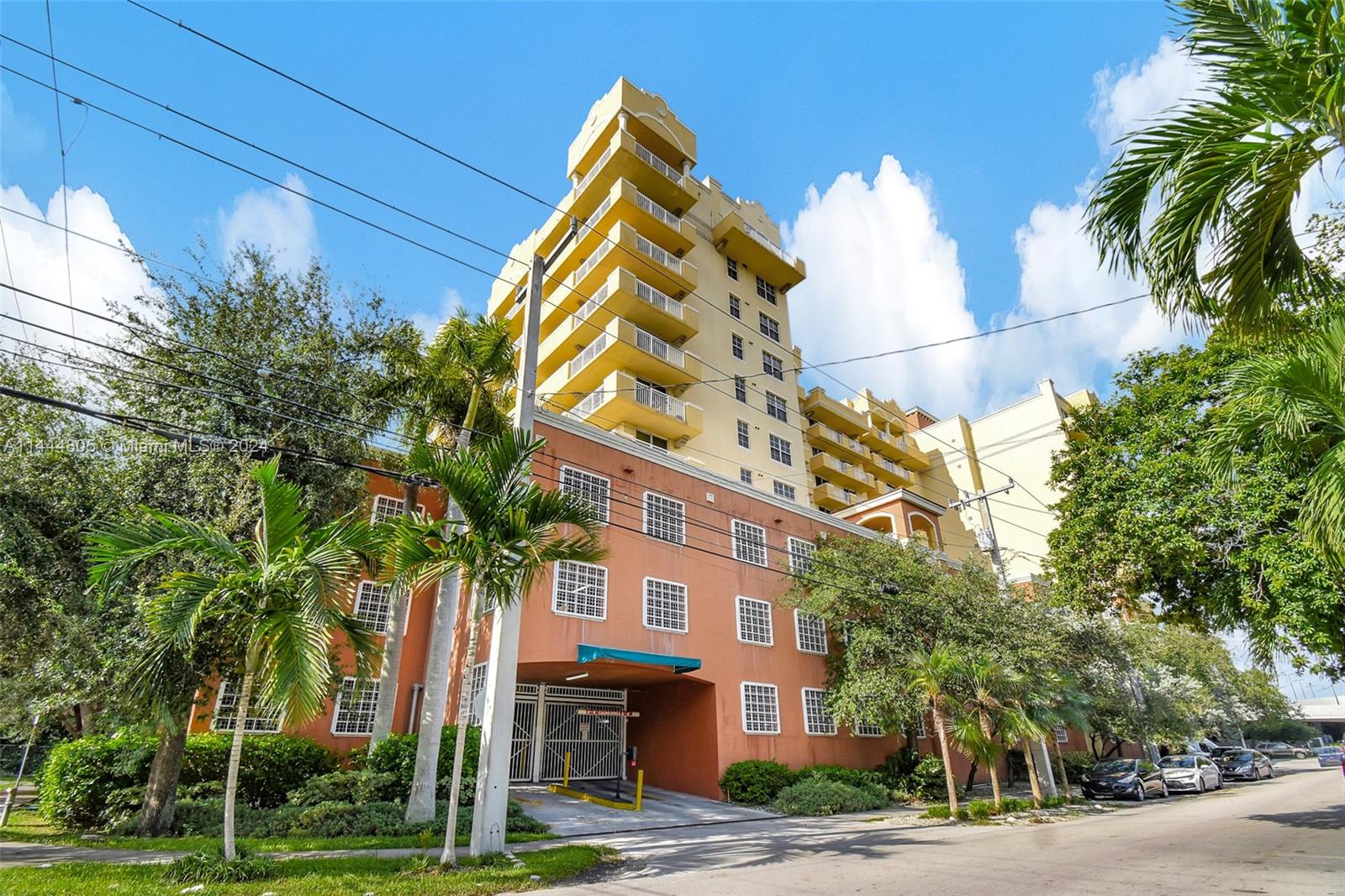 215 SW 42nd Ave #403 For Sale A11444805, FL