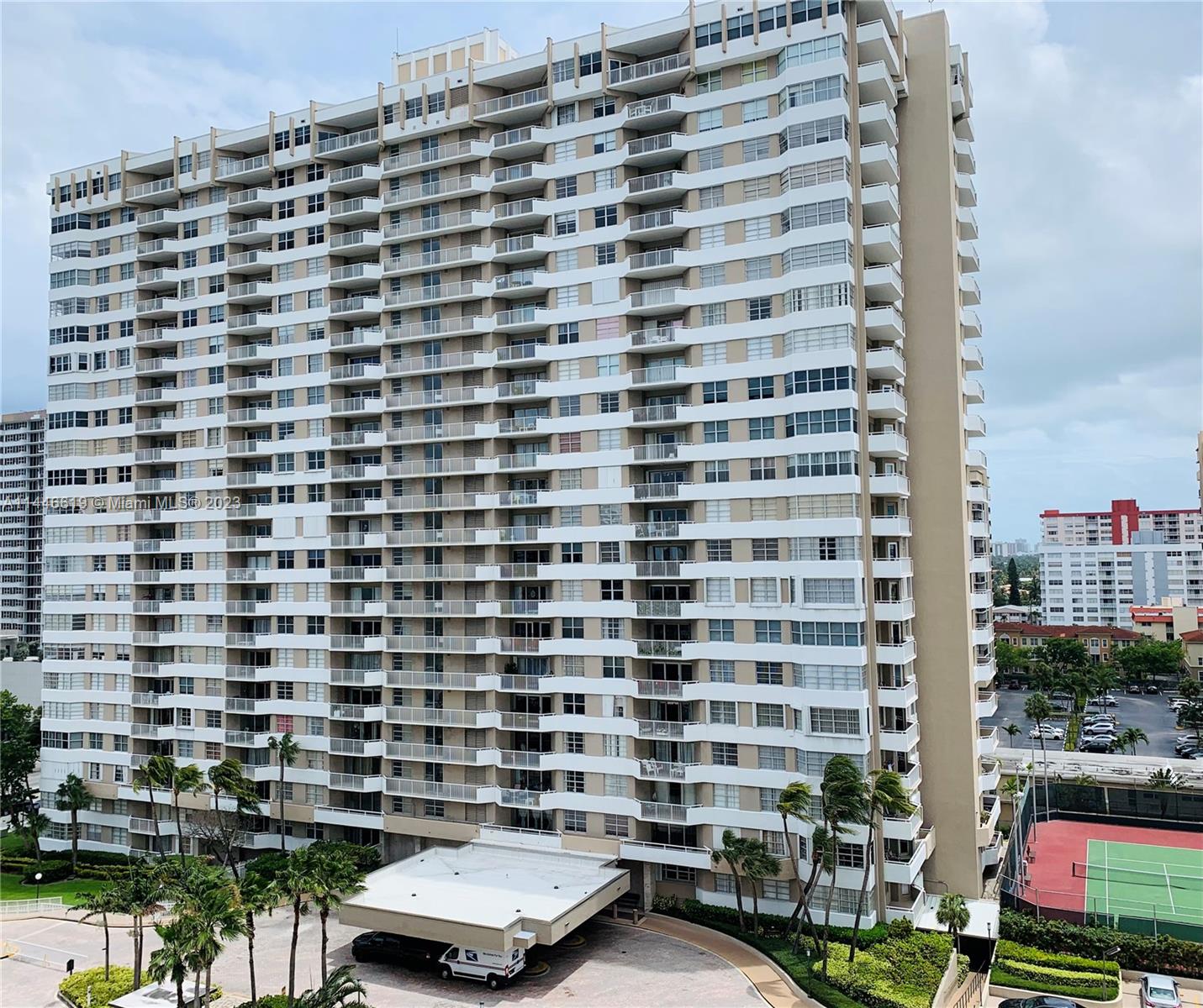 1985 S Ocean Dr 2G, Hallandale Beach, Florida 33009, 2 Bedrooms Bedrooms, ,2 BathroomsBathrooms,Residential,For Sale,1985 S Ocean Dr 2G,A11446619
