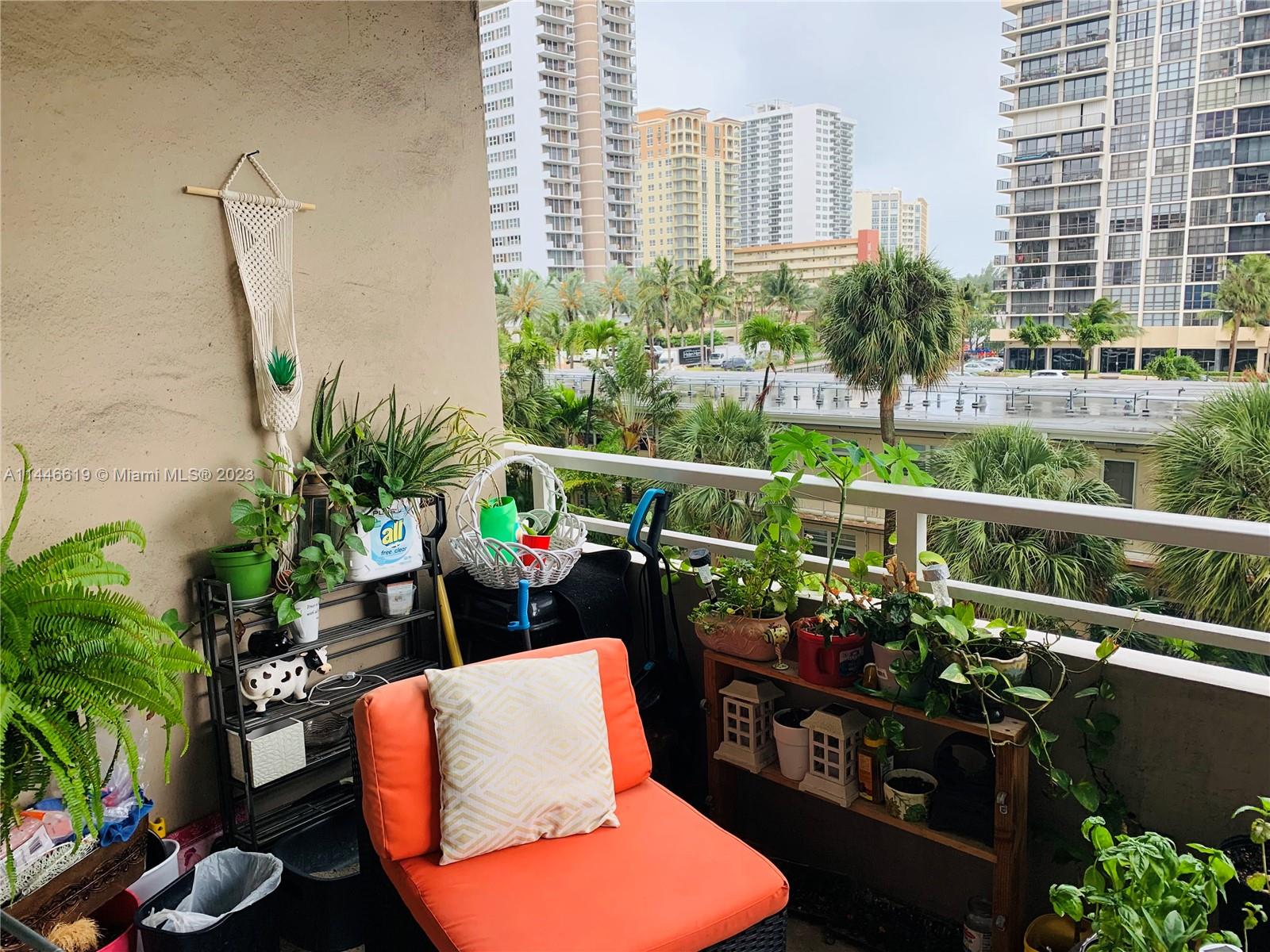 1985 S Ocean Dr 2G, Hallandale Beach, Florida 33009, 2 Bedrooms Bedrooms, ,2 BathroomsBathrooms,Residential,For Sale,1985 S Ocean Dr 2G,A11446619