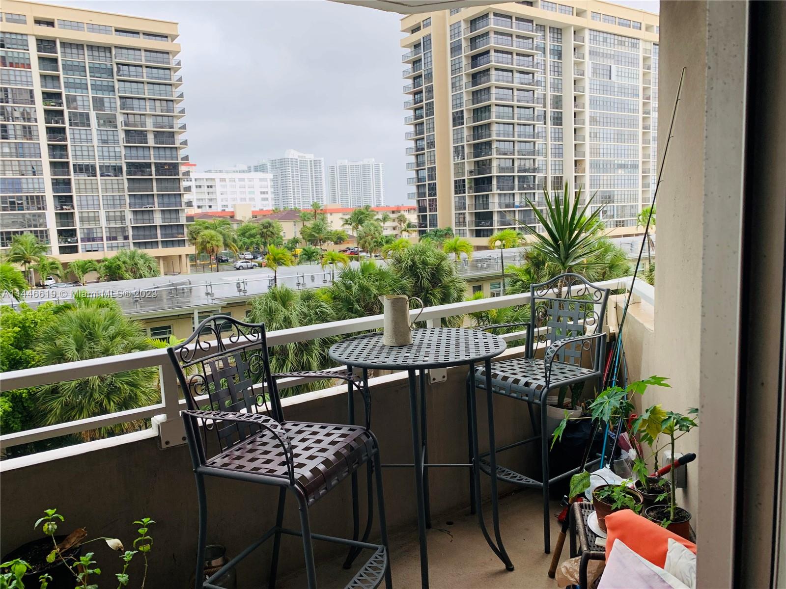 1985 S Ocean Dr 2G, Hallandale Beach, Florida 33009, 2 Bedrooms Bedrooms, ,2 BathroomsBathrooms,Residential,For Sale,1985 S Ocean Dr 2G,A11446619