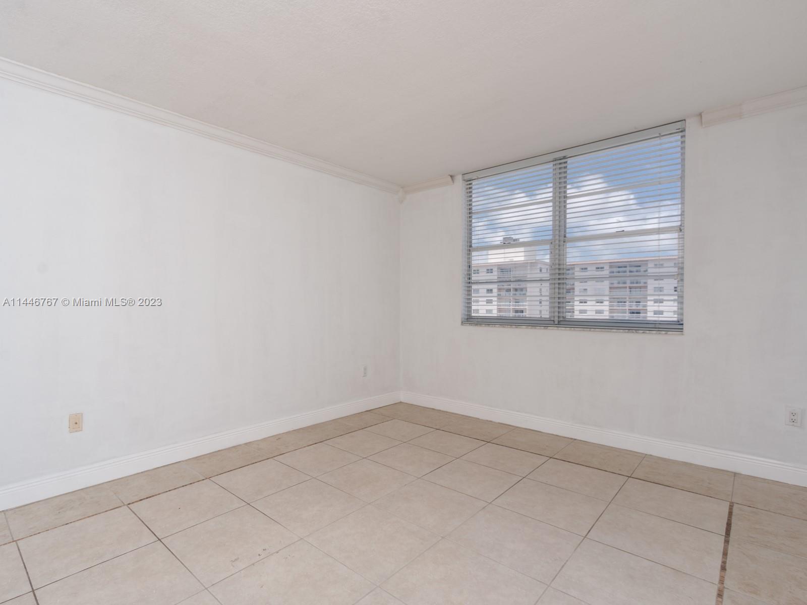 500 Bayview Dr, Sunny Isles Beach, FL, 33160 United States, 1 Bedroom Bedrooms, ,1 BathroomBathrooms,Residential,For Sale,Bayview Dr,A11446767