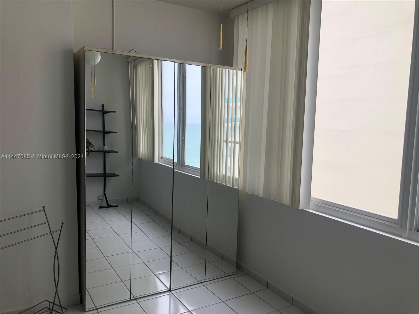 5005 Collins Ave, Miami Beach, FL, 33140 United States, 1 Bedroom Bedrooms, ,1 BathroomBathrooms,Residential,For Sale,Collins Ave,A11447085