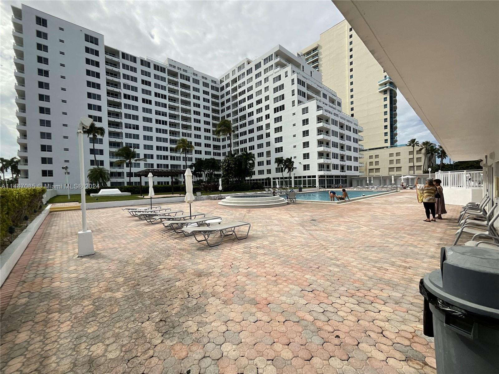 5005 Collins Ave, Miami Beach, FL, 33140 United States, 1 Bedroom Bedrooms, ,1 BathroomBathrooms,Residential,For Sale,Collins Ave,A11447085