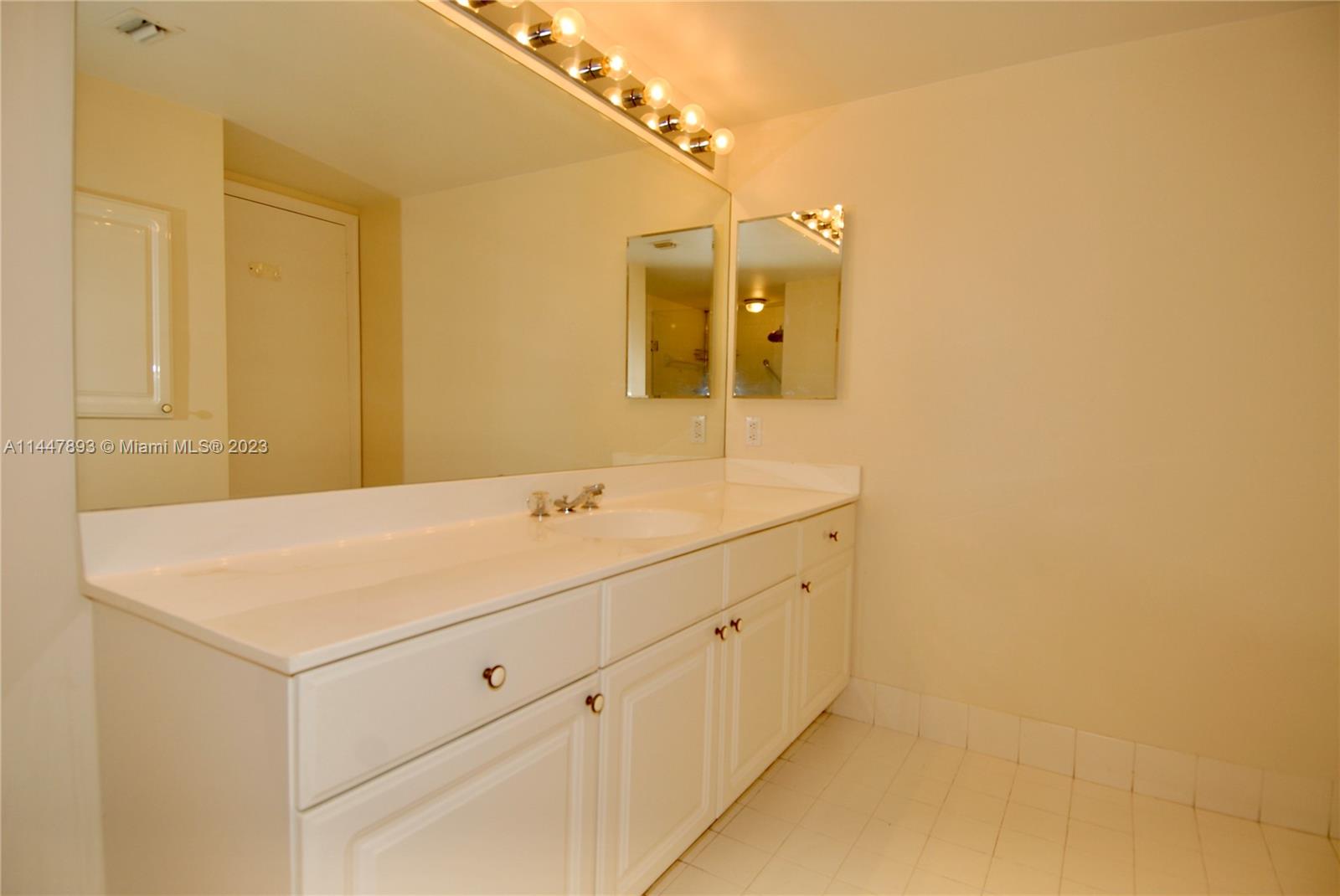 3600 YACHT CLUB DR 704, Aventura, Florida 33180, 2 Bedrooms Bedrooms, ,2 BathroomsBathrooms,Residentiallease,For Rent,3600 YACHT CLUB DR 704,A11447893