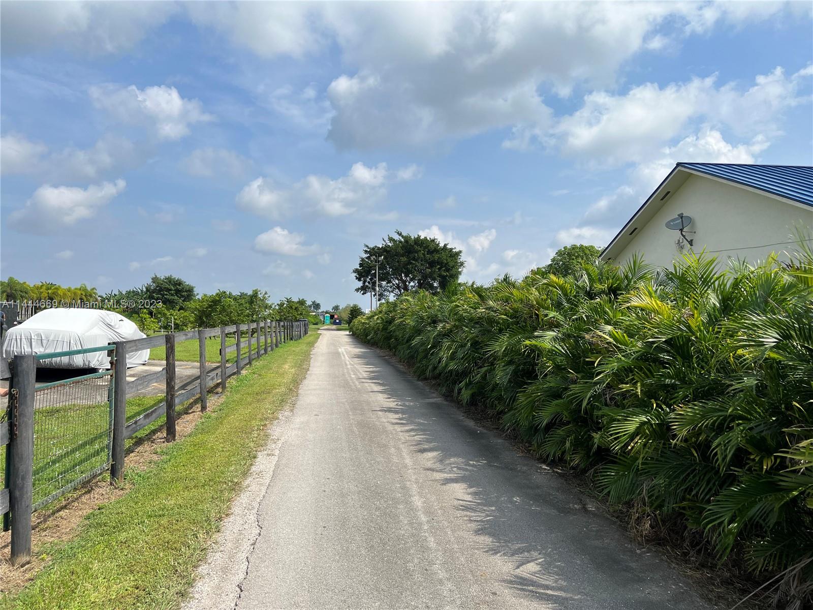 walk/drive between houses