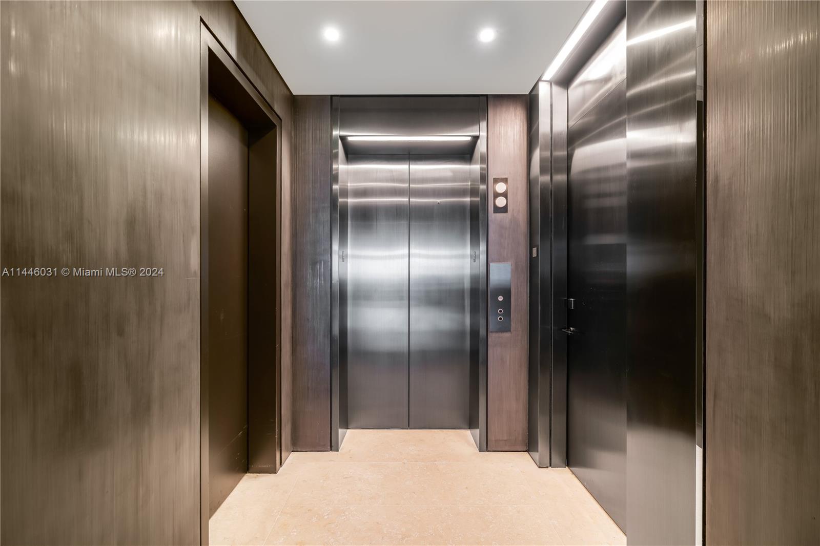 3315 Collins Ave, Miami Beach, FL, 33140 United States, 2 Bedrooms Bedrooms, ,2 BathroomsBathrooms,Residential,For Sale,Collins Ave,A11446031