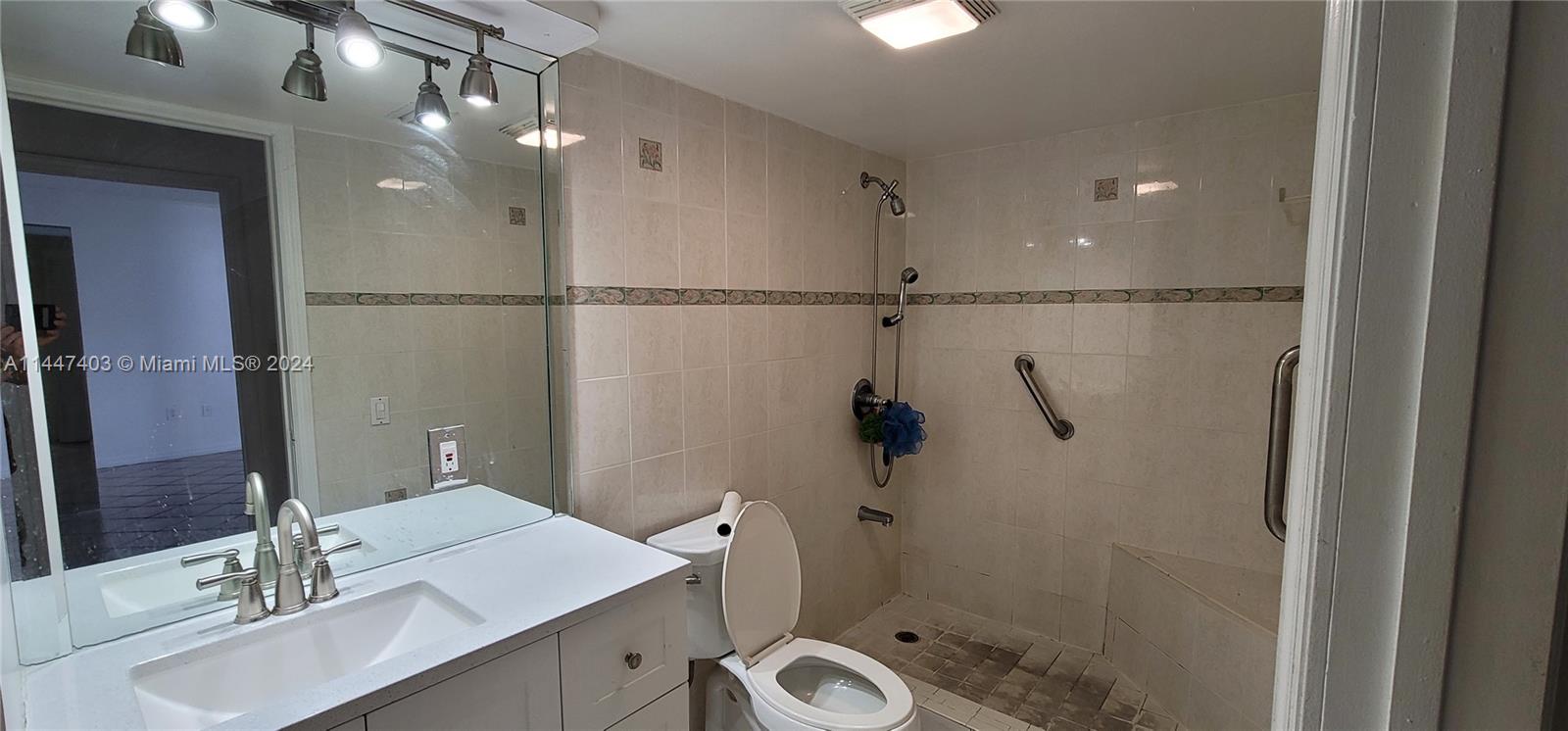 5055 7th St, Miami, FL, 33126 United States, 2 Bedrooms Bedrooms, ,2 BathroomsBathrooms,Residential,For Sale,7th St,A11447403