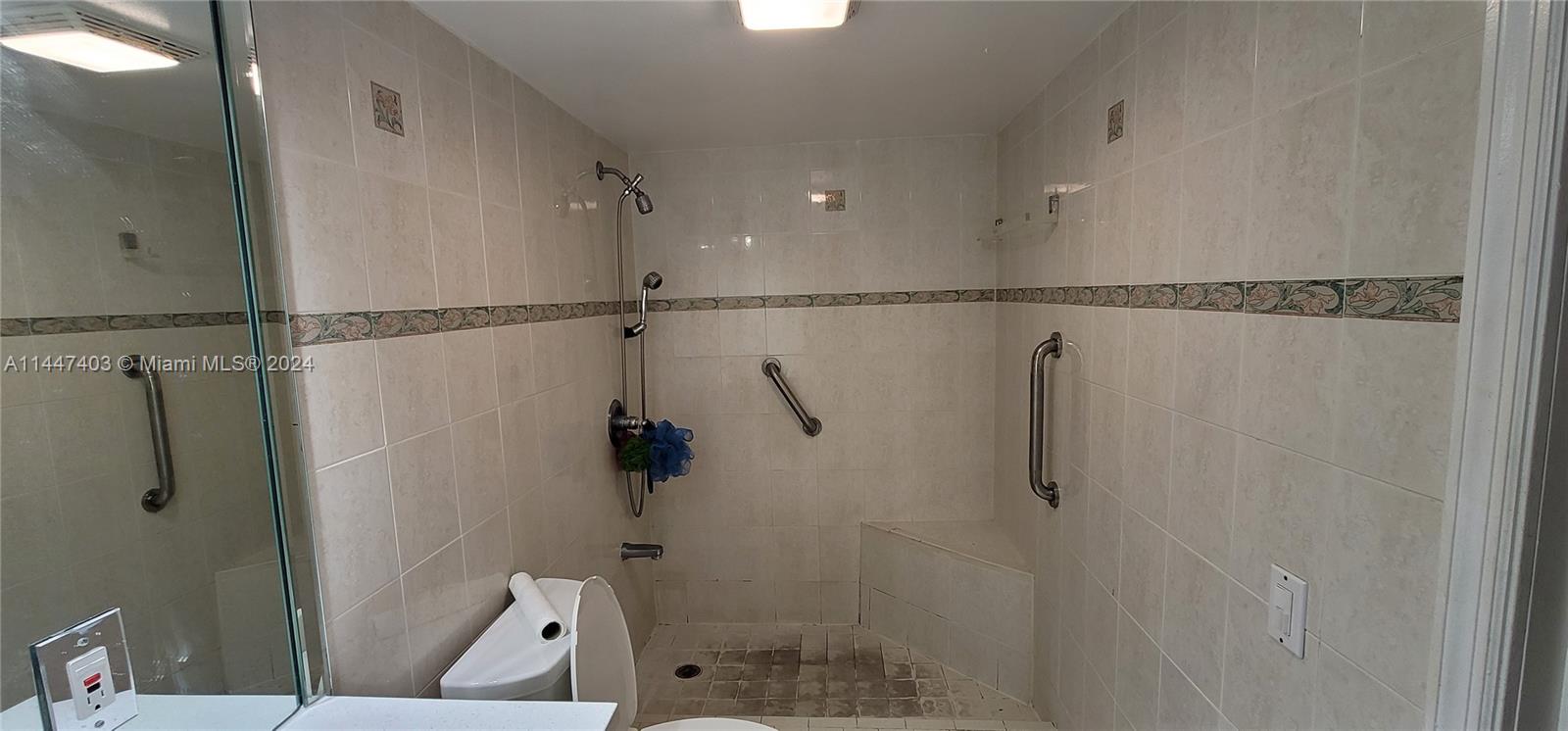 5055 7th St, Miami, FL, 33126 United States, 2 Bedrooms Bedrooms, ,2 BathroomsBathrooms,Residential,For Sale,7th St,A11447403