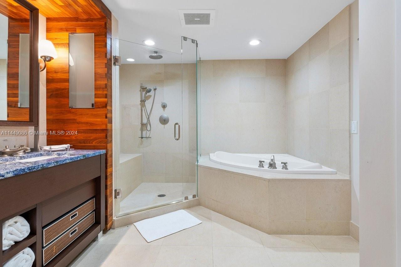 6899 Collins Ave, Miami Beach, FL, 33141 United States, 2 Bedrooms Bedrooms, ,3 BathroomsBathrooms,Residential,For Sale,Collins Ave,A11449086