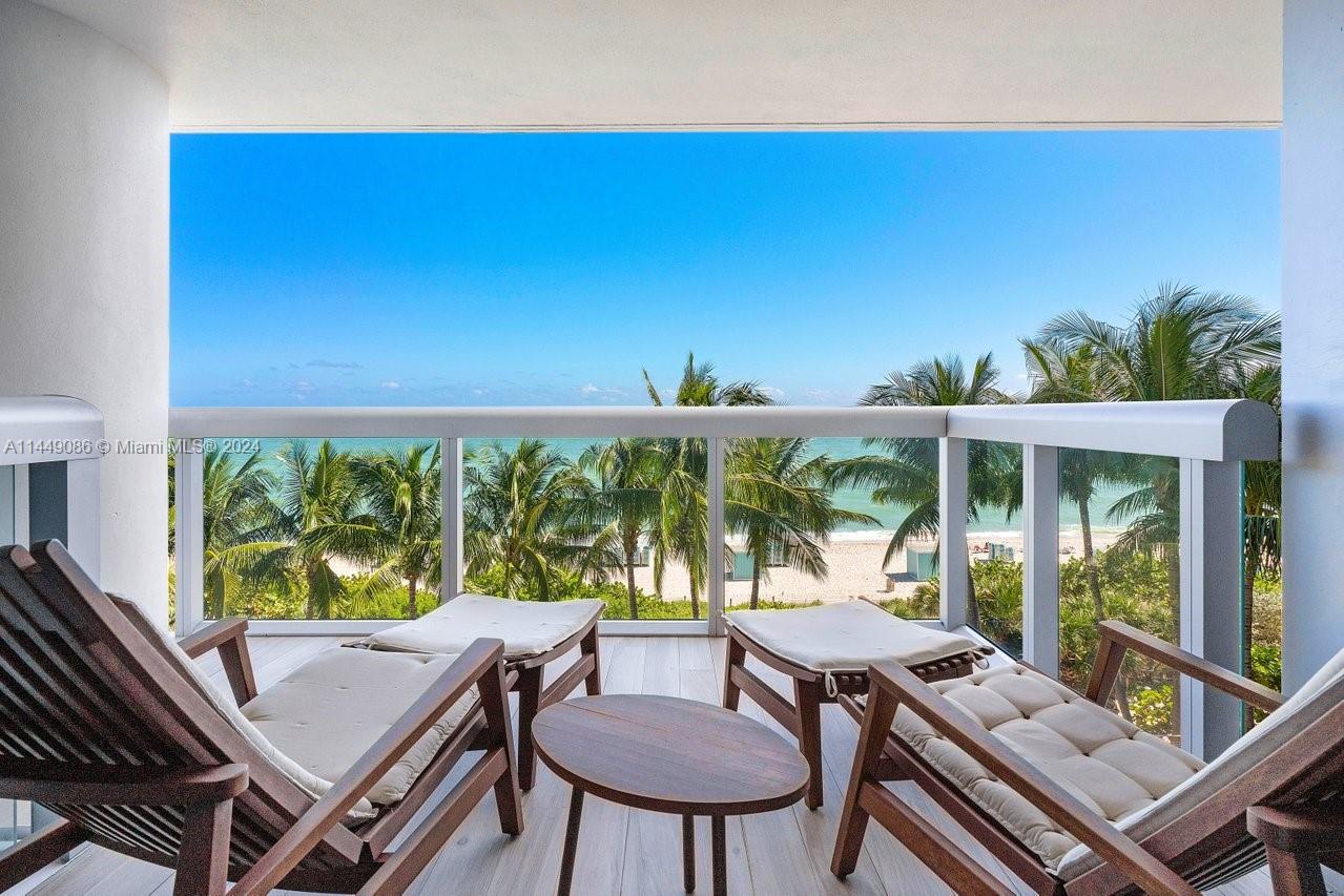 Master outdoor balcony