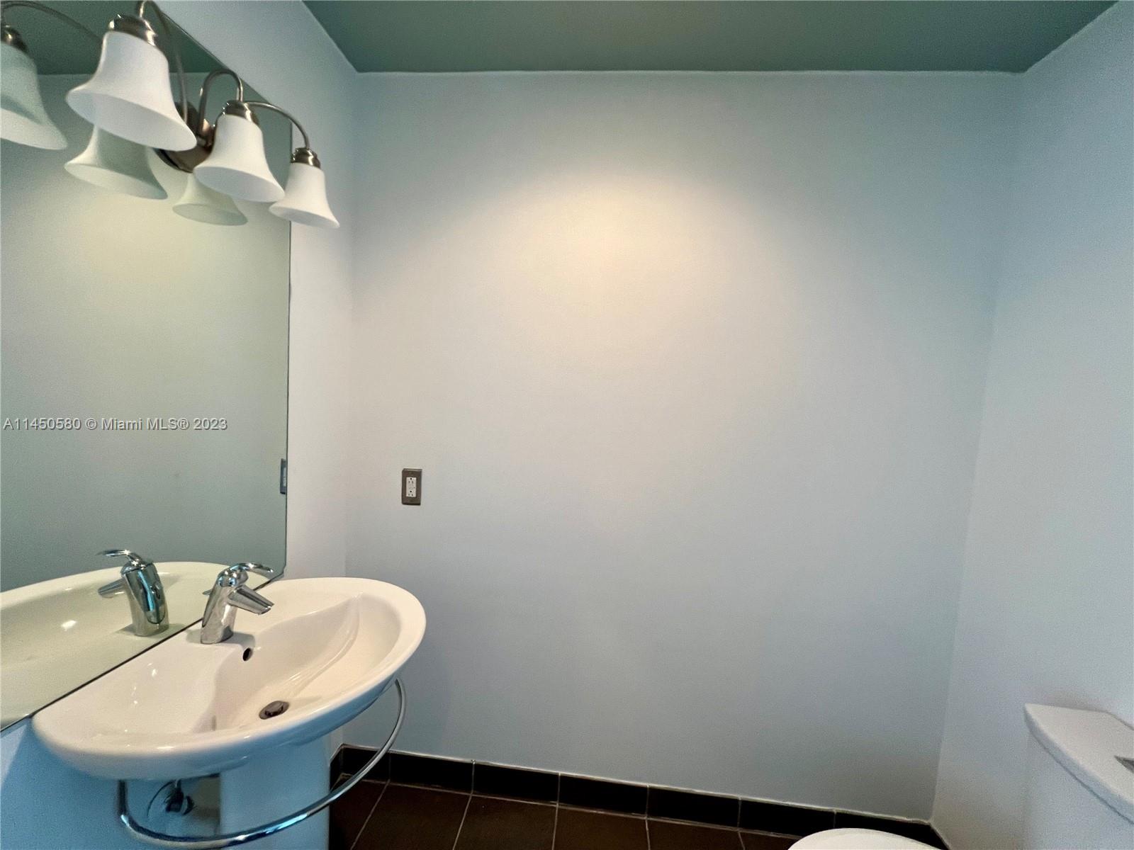 300 S Biscayne Blvd Loft 1024, Miami, Florida 33131, 1 Bedroom Bedrooms, ,1 BathroomBathrooms,Residential,For Sale,300 S Biscayne Blvd Loft 1024,A11450580